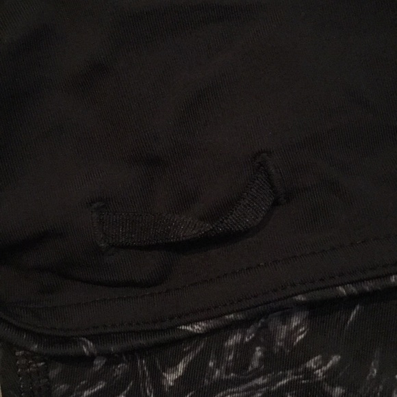 Lululemon cropped pants size 6 - Picture 6 of 8